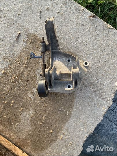 Натяжитель ремня генератора granta