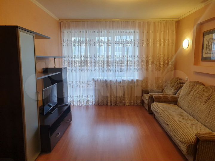 2-к. квартира, 55 м², 4/9 эт.