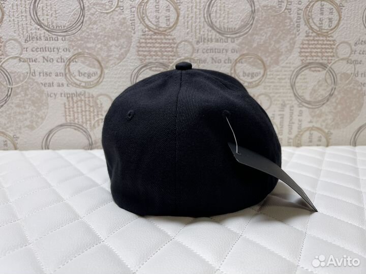 Бейсболка Stone Island закрытая