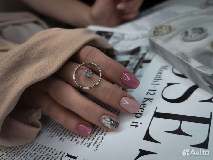 Маникюр, педикюр, наращивание ногтей