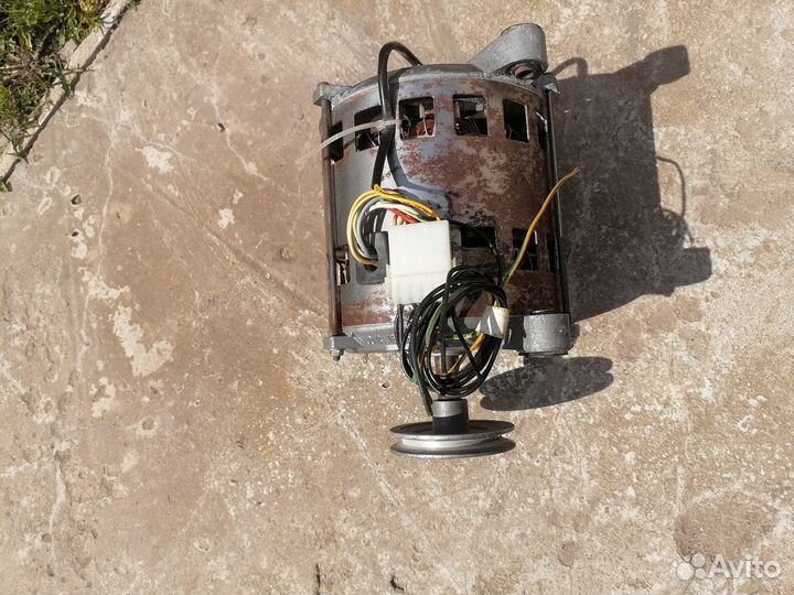 Двигататель стиральной машины