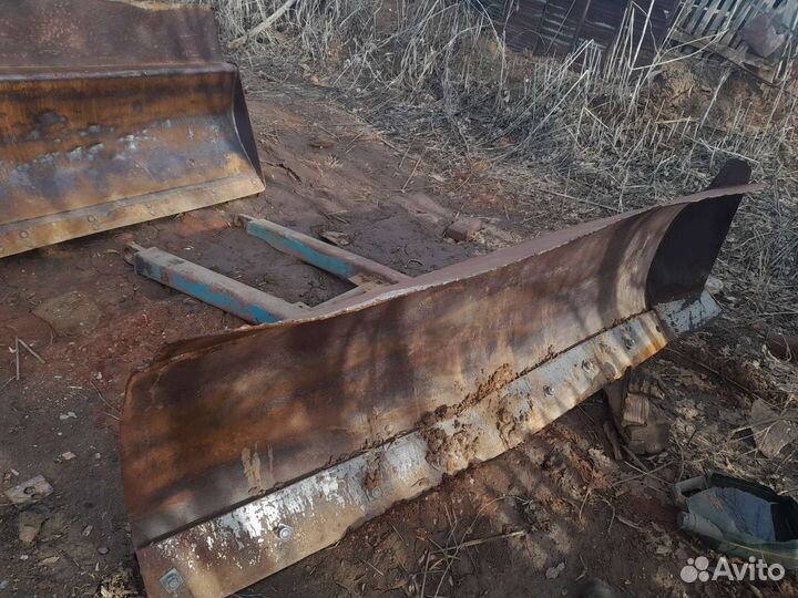 Продам отвалы передний задний мтз