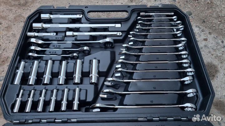 Набор ключей автомобильный