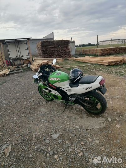 Мотоцикл kawasaki zxr 400