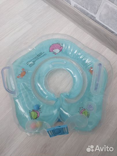 Горка и круг для купания новорождённого