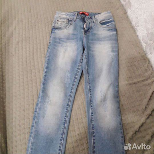 Джинсы levis
