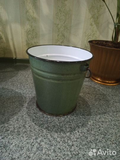 Эмалированное ведро