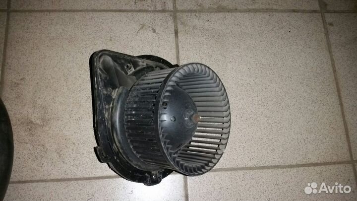 Моторчик печки VW Audi Passat B4