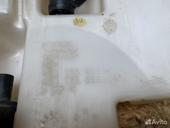 Бачок омывателя стекла Audi A8 d3