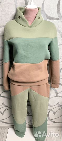 Костюм спортивный