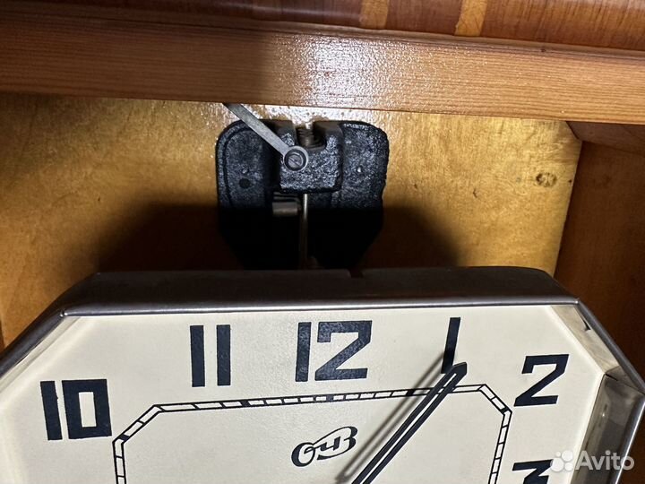 Часы старинные раритет с боем в рабочем состоянии