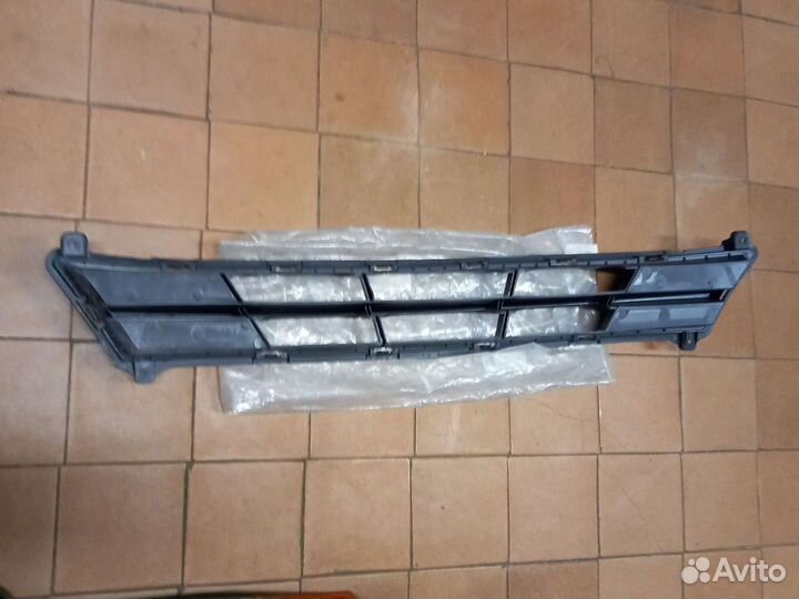 Решетка бампера hyundai solaris с 2015 г.в