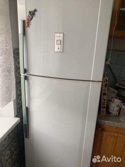 Холодильник бу sharp