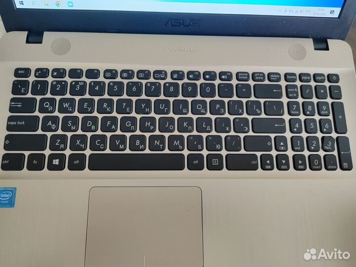Ноутбук asus