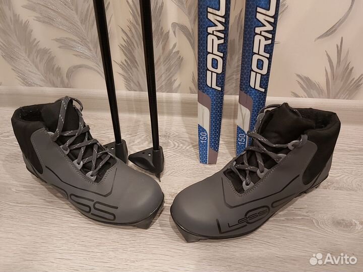 Лыжные ботинки