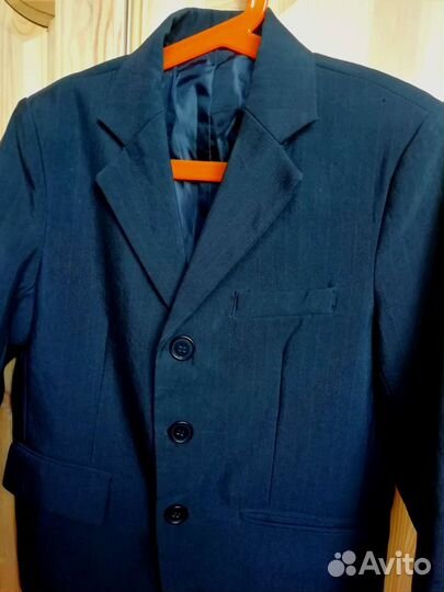 Чёрный пиджак для мальчика 1 класс