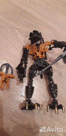 Робот пришелец