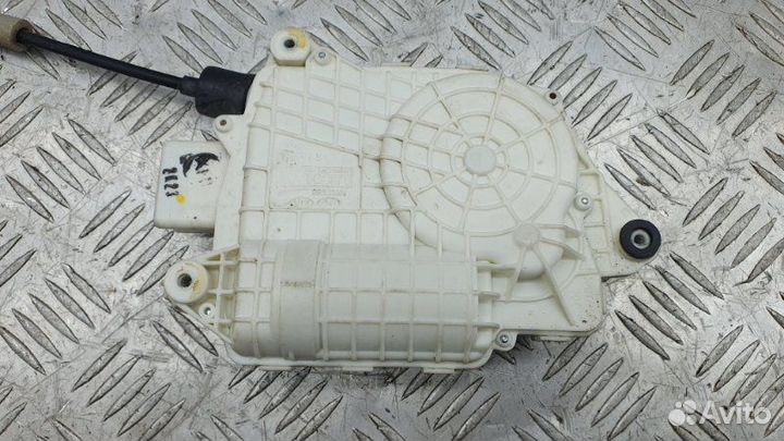 Доводчик двери Kia Quoris