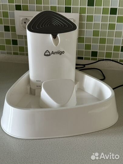 Поилка для кошек и собак amigo