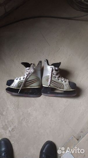 Коньки хоккейные