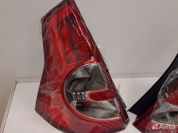 Задний левый фонарь Renault sandero