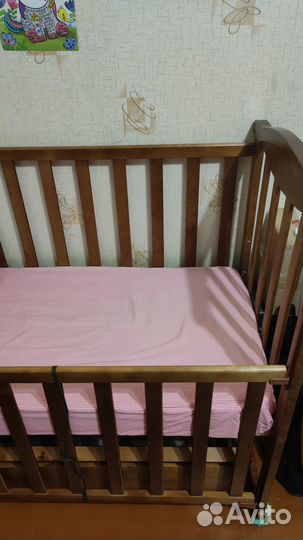 Детская кроватка с ящиком и матрасом