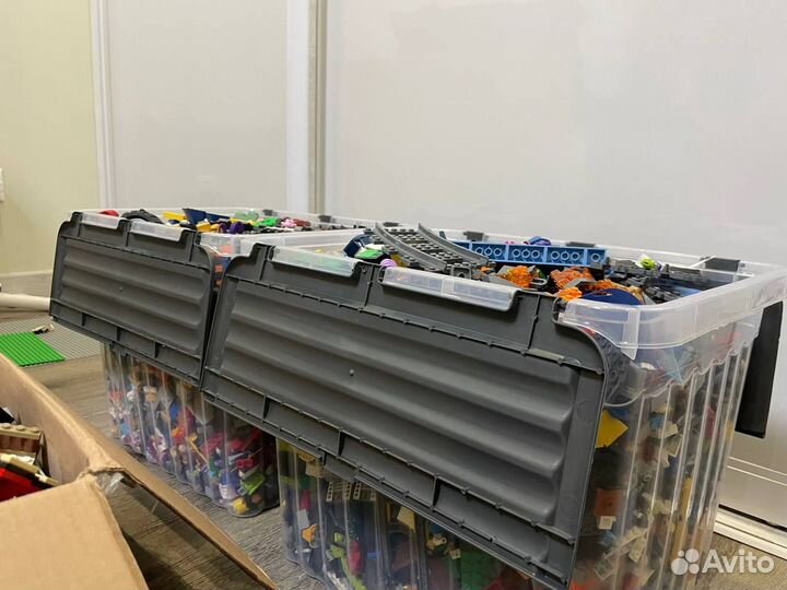 Lego россыпью с фигурками