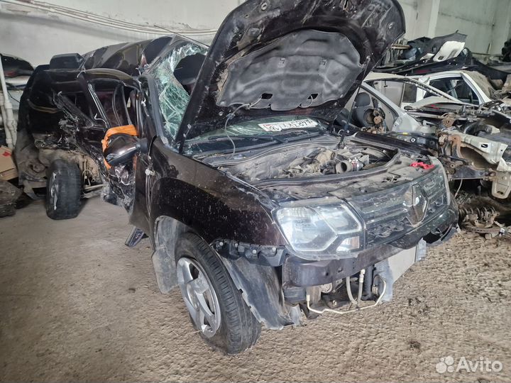 В разборе Renault Duster 1.6 МКПП Полный привод 4W