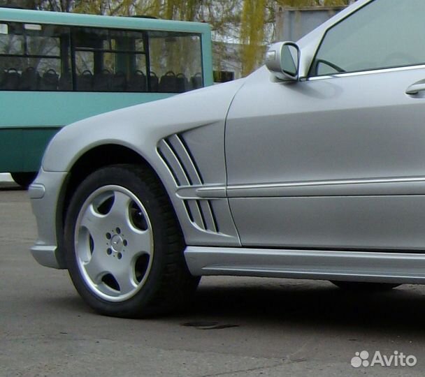 Передние крылья (комплект) Wald для Mercedes W220