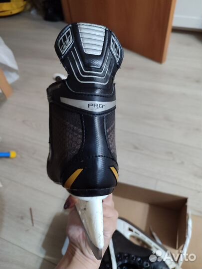 Хоккейные коньки bauer