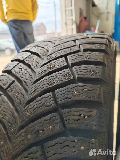 Michelin X-Ice North 4 225/55 R17