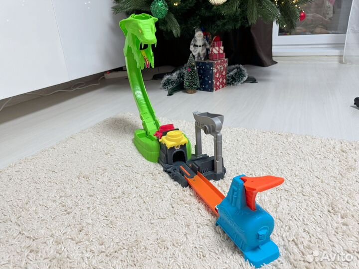 Трек хот вилс змея