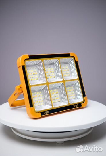 Фонарь прожектор аккумуляторный уличный