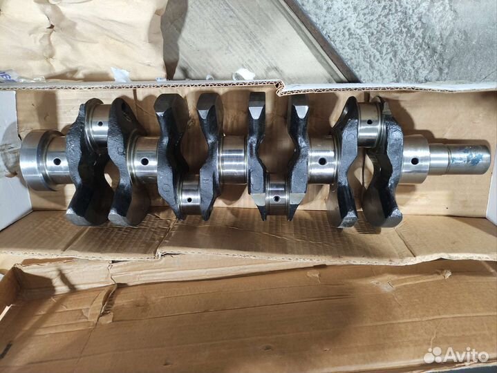 Вал коленчатый 