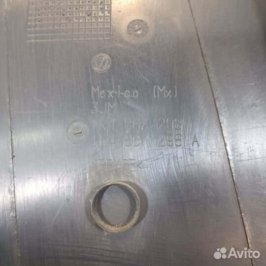 Накладка на стойку кузова правая Volkswagen Jetta