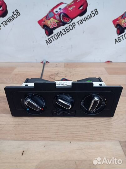 Блок управления печки/климат-контроля Volkswagen 5