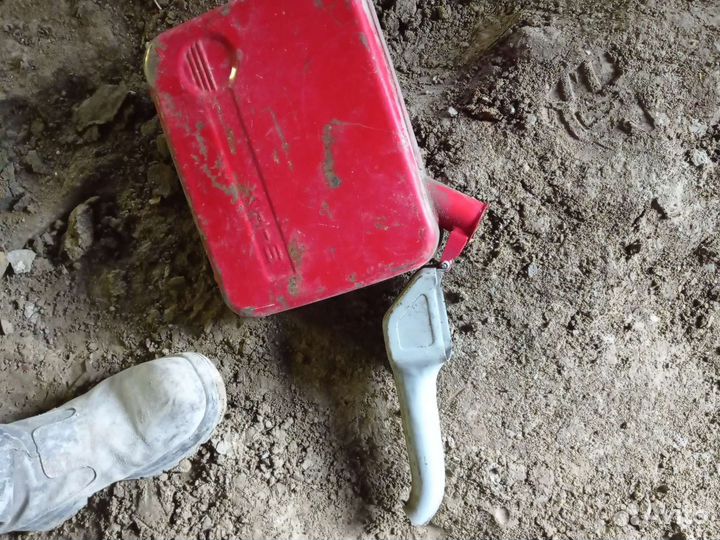 Ретро Канистра с лейкой металлическая