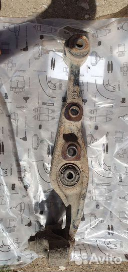 Рычаг передней подвески нижний правый Мазда 6