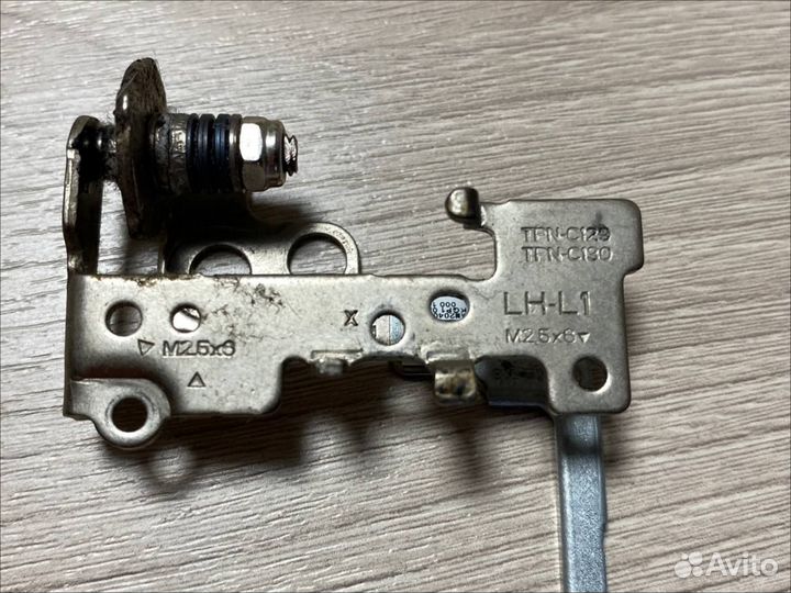 Петля ноутбука HP