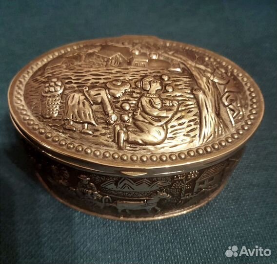 Шкатулки, статуэтки, сувениры