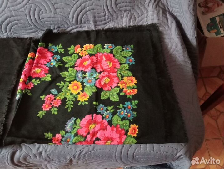 Женские шерстяные платки СССР новые