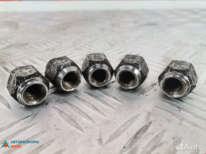 Болт колесный Toyota Avensis 2 (T250) 2005