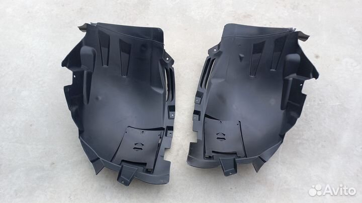 Подкрыльники Mercedes 166