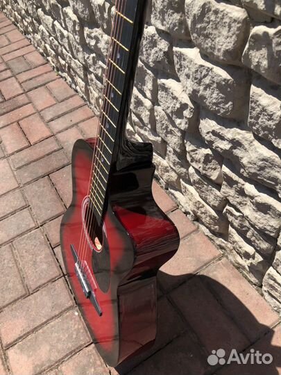 Гитара новая