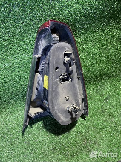 Фонарь задний левый Renault Logan