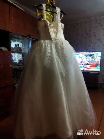 Продам свадебное платье 3000