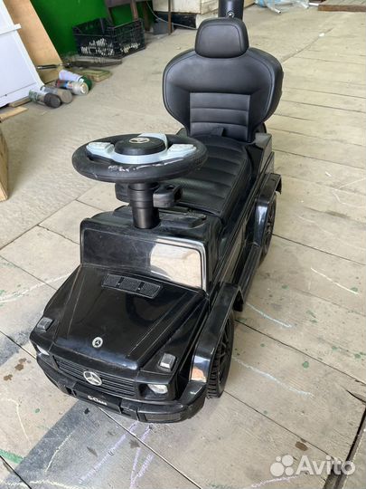 Детская машинка каталка с ручкой