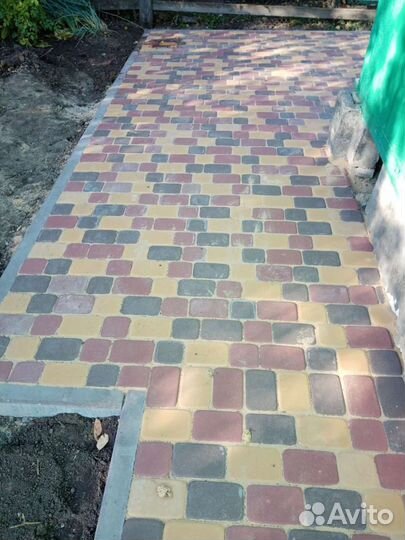 Благоустройство, Укладка тротуарной плитки