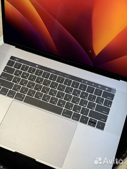 Macbook pro 15 2017 i7 16gb 512gb