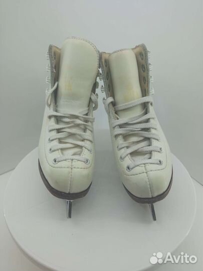 Фигурные коньки Wifa 26 LL